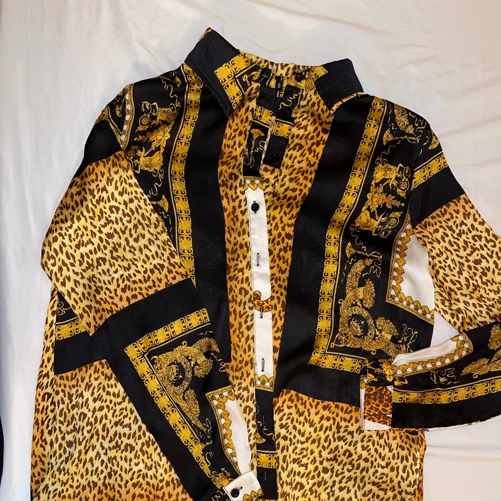 Black Leopard print top